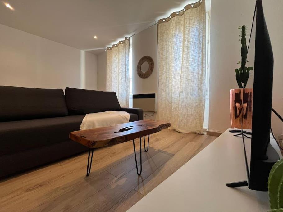 Appartement Proche Du Village Et De La Mer Leucate Luaran gambar