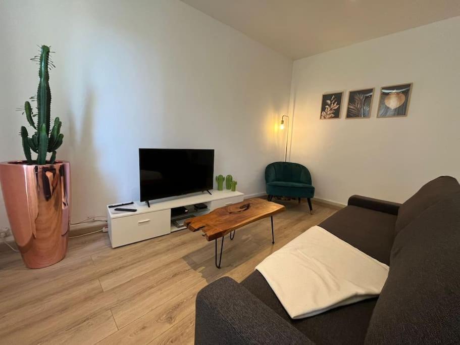 Appartement Proche Du Village Et De La Mer Leucate Luaran gambar